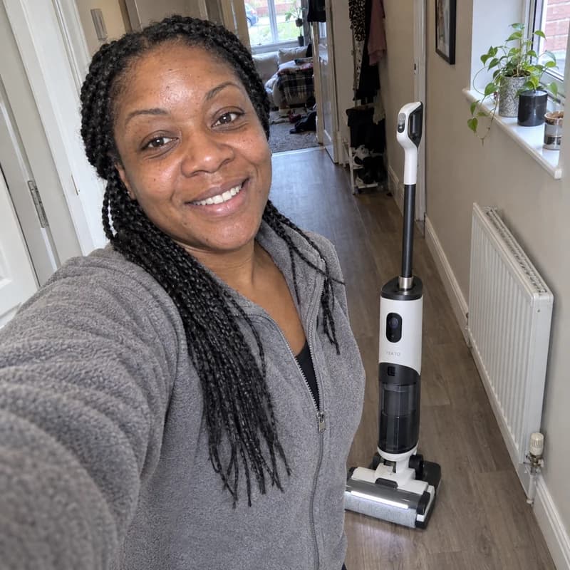 Rachel O.'s photo with the Vekto Floor Washer F40