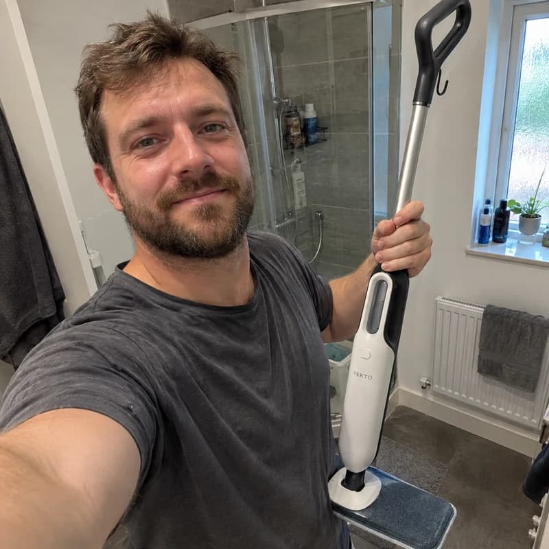 Ewan R.'s photo with the Vekto Steam Mop S20