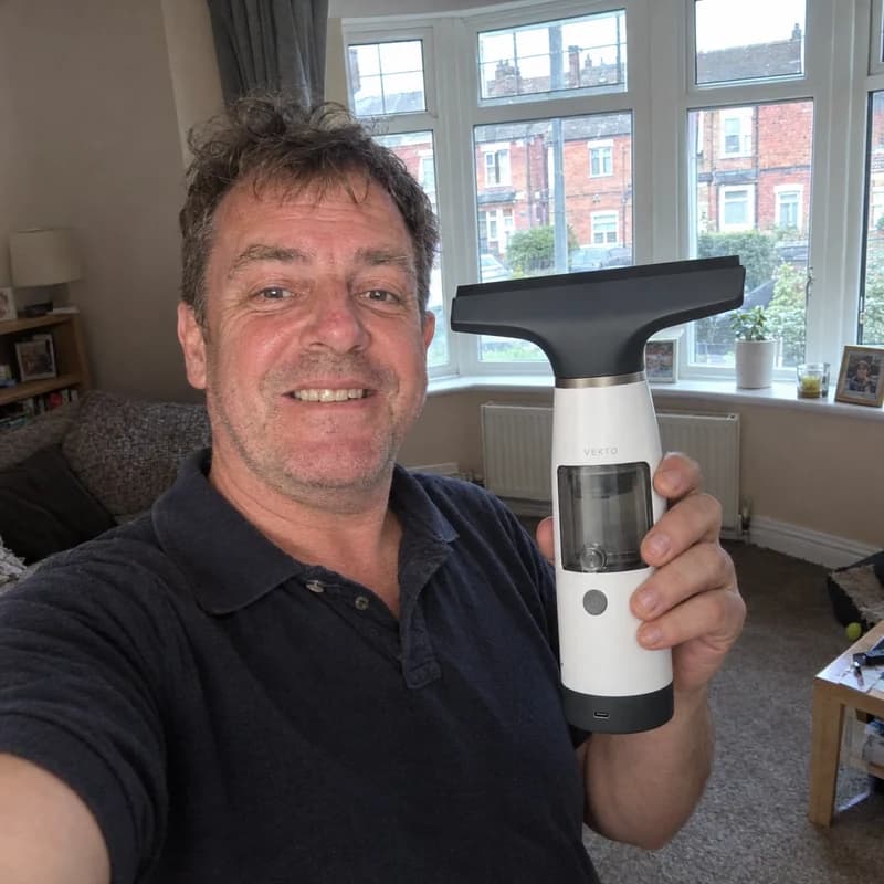 Gary W.'s photo with the Vekto Window Vac W10