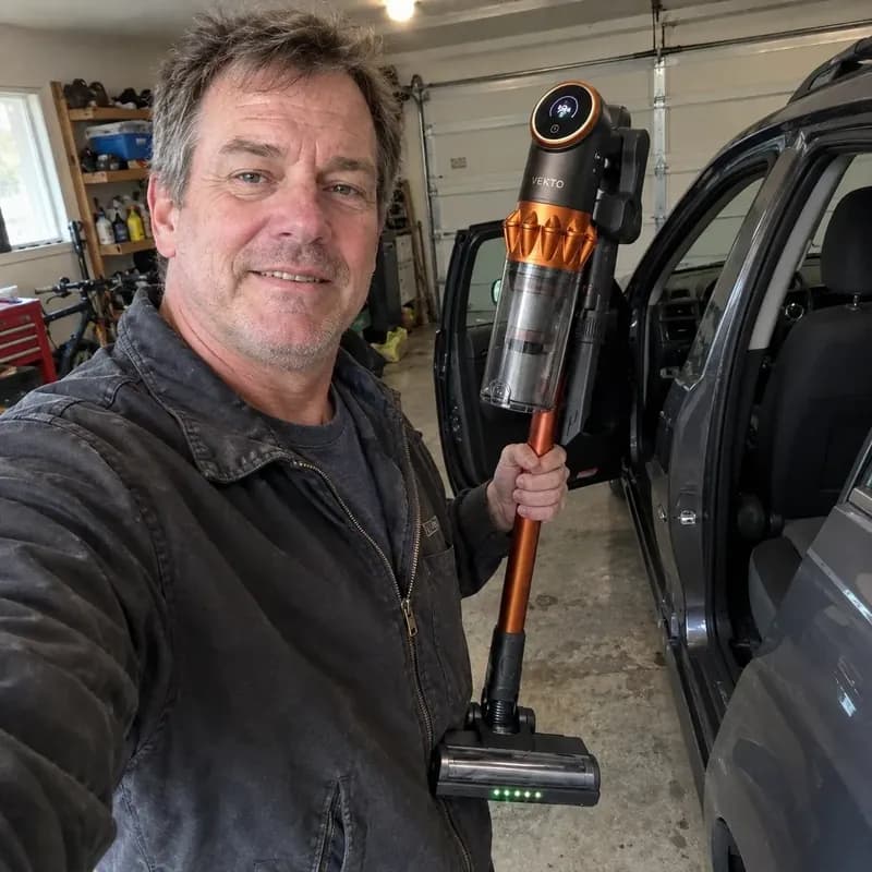 Greg T.'s photo with the Vekto Vacuum V18